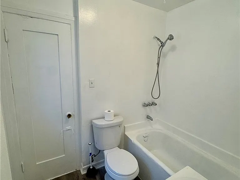 2124 E 122nd St — Photo 7
