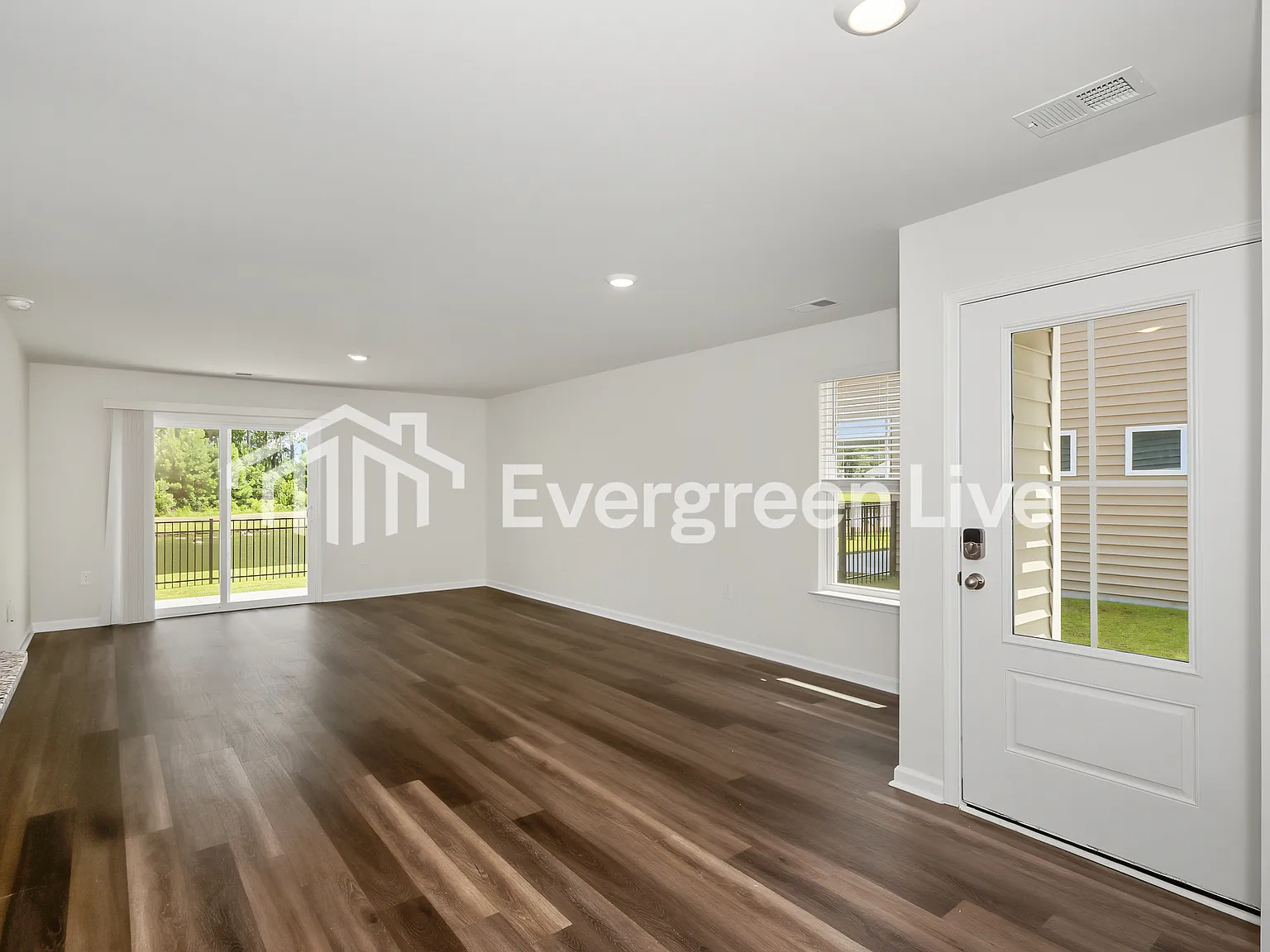 4 bed, 2.0 bath, 1597 sqft, $1,745 — Photo 2