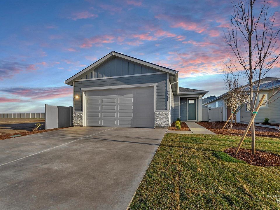 1st image of 4588 E Vera Cruz St