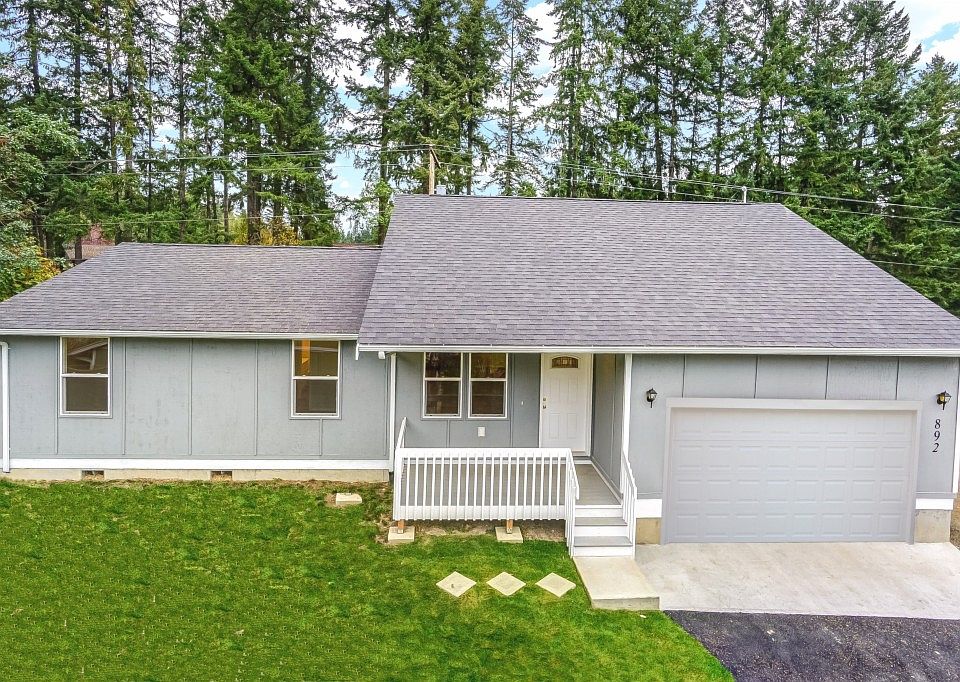 1st image of 892 NE Gold Stone Ln