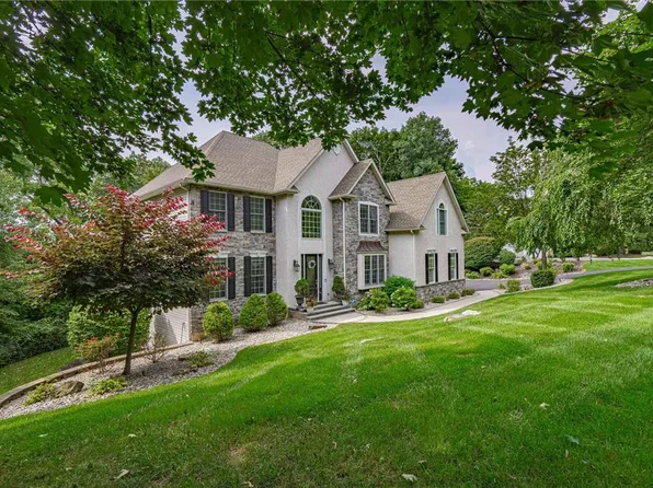 7344 Lochhaven Ct, Allentown, PA 18106