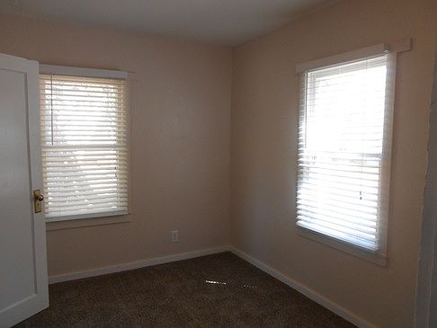 4th image of 1920 Branstetter Ln