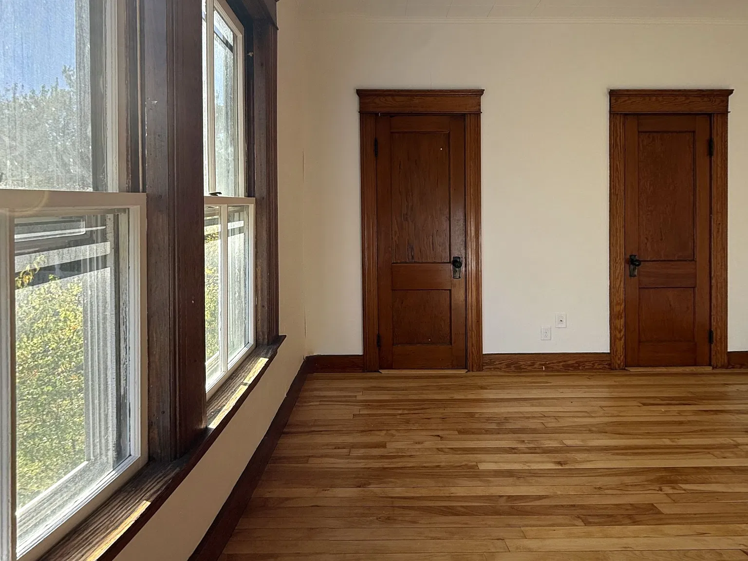 2 bed, 1200 sqft, $1,900 — Photo 2