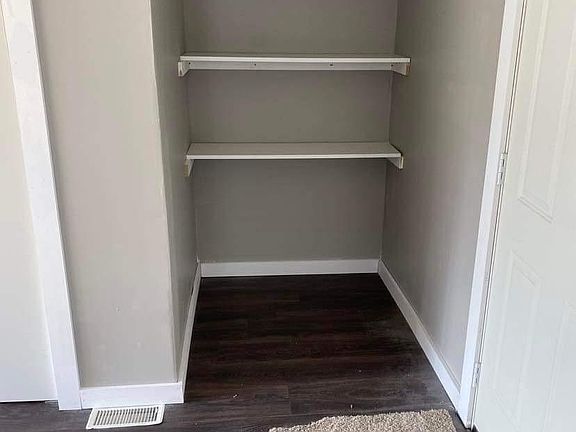3rd image of 5013 Barbara Ave