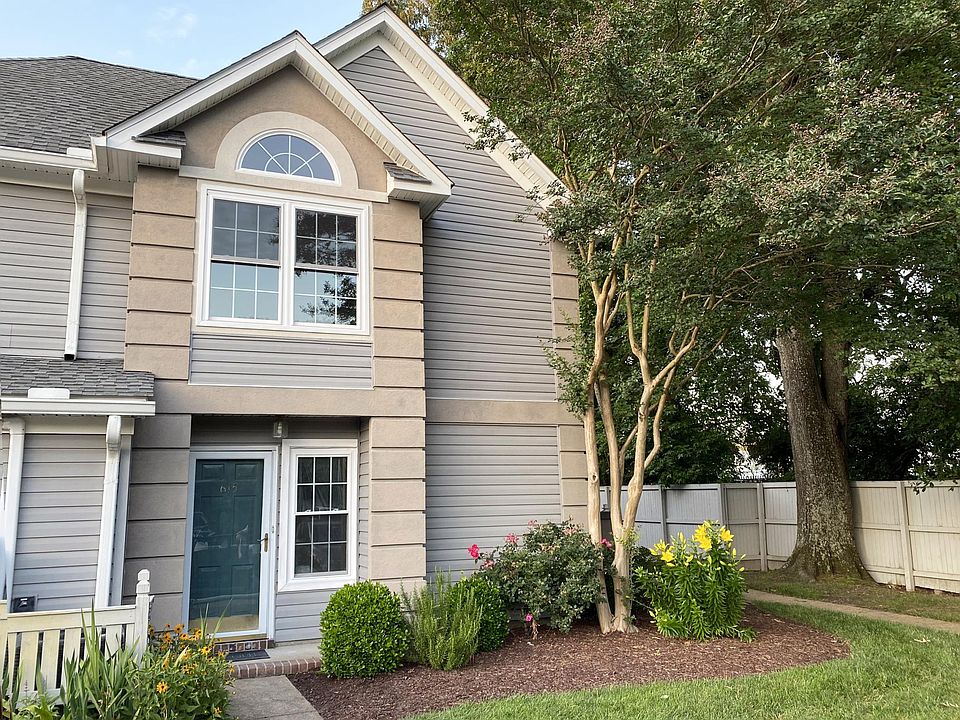 Corner Unit, nice and quiet.