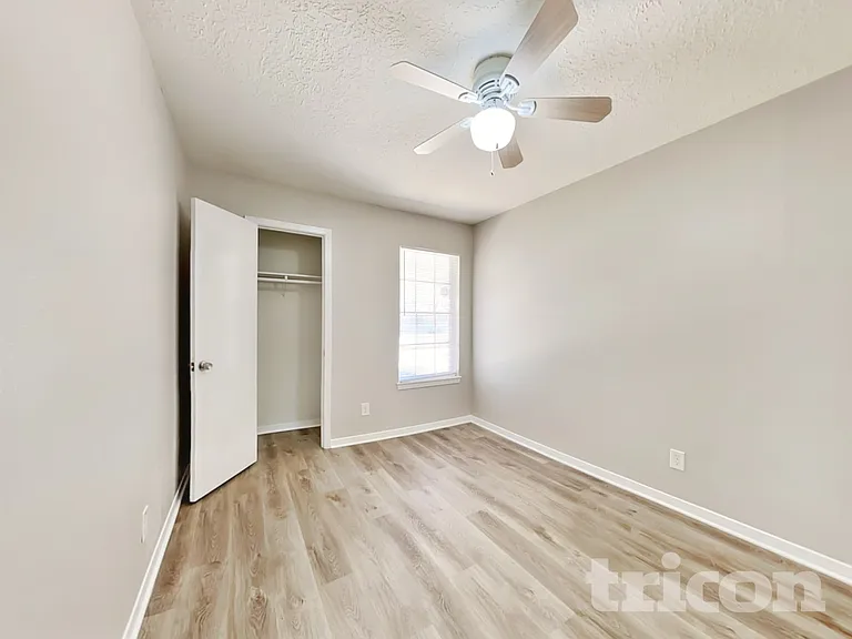 4427 Oakside Dr — Photo 9