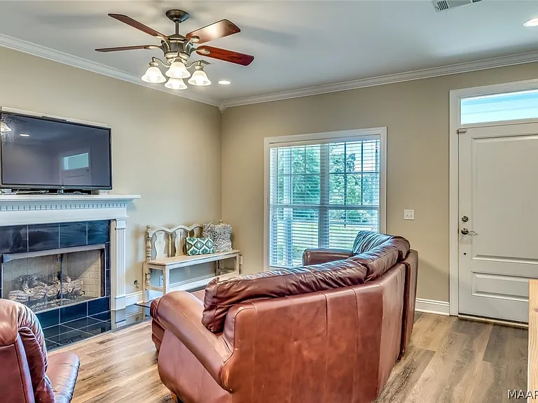 1211 Sadie Cir — Photo 6