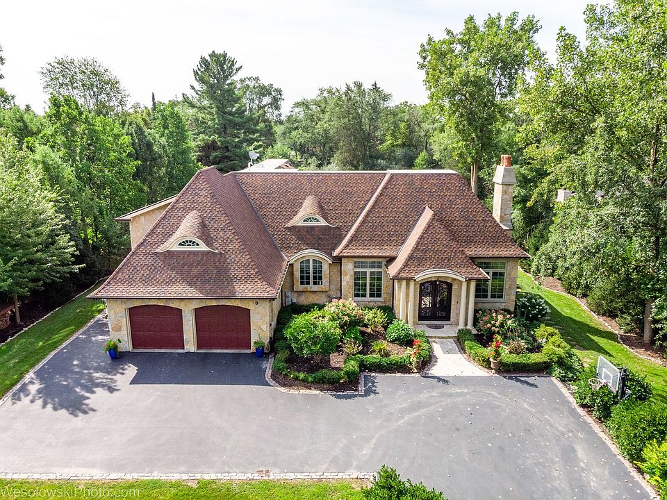 1st image of 9 Cherrywood Ln