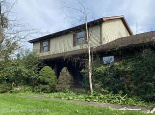 933 Line Rd, Lake Ariel, PA 18436