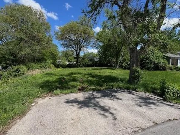 202 Duck Rd, Grandview, MO 64030