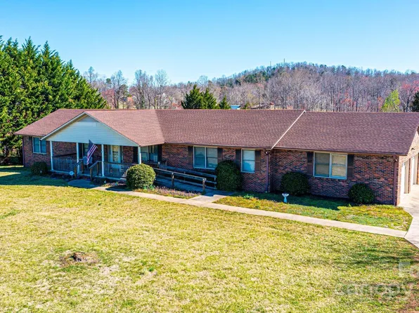 1221 Connelly Springs Rd, Lenoir, NC 28645