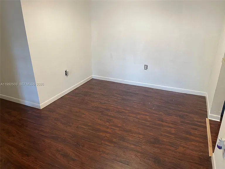 819 NE 199th St #6-205 — Photo 7