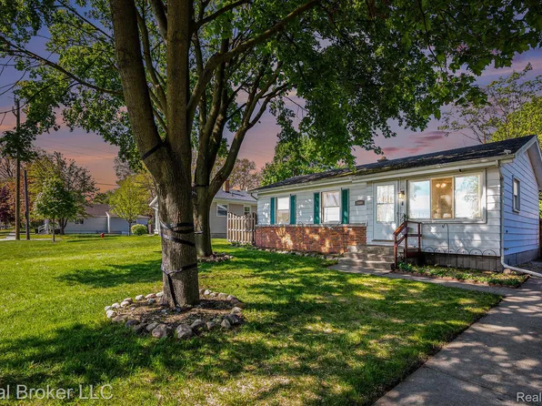 2609 15th Ave, Port Huron, MI 48060