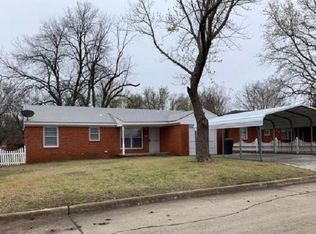 426 Locust St NW, Ardmore, OK 73401