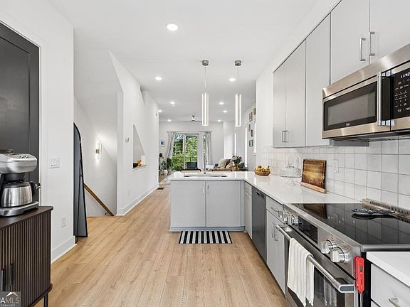 5th image of 2199 Lenox Rd NE #12
