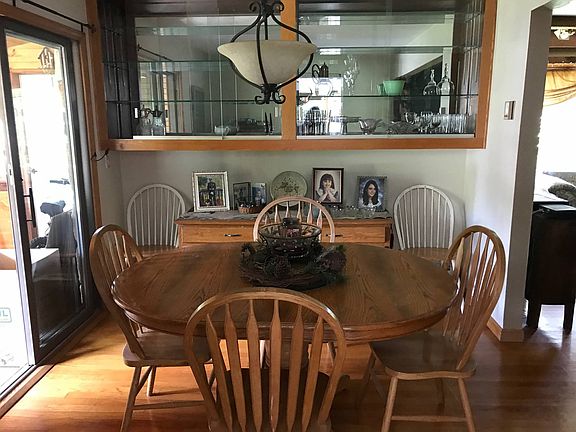 3rd image of 170 Vineyard Ave