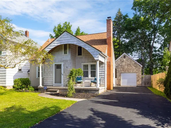 910 Whitlock Rd, Rochester, NY 14609