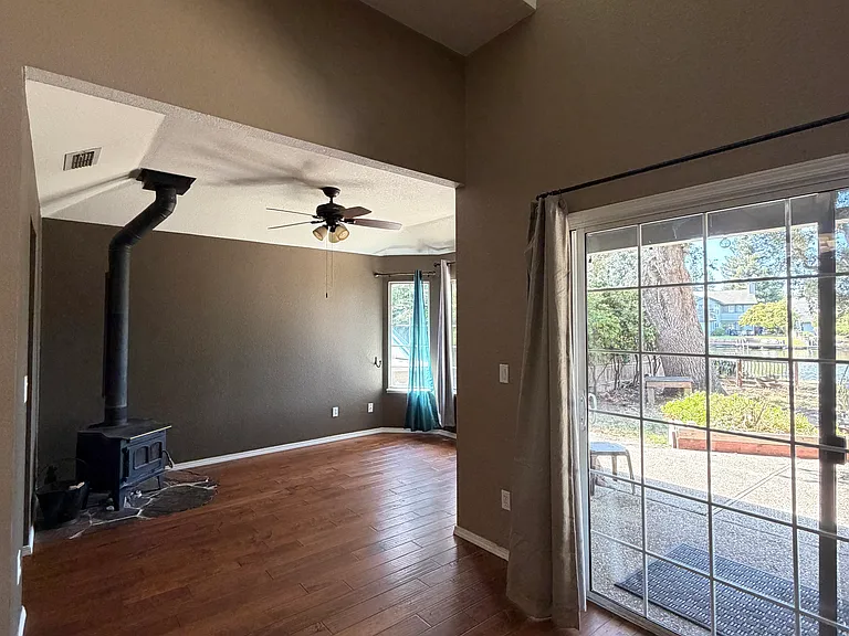 9328 Laguna Lake Way — Photo 7