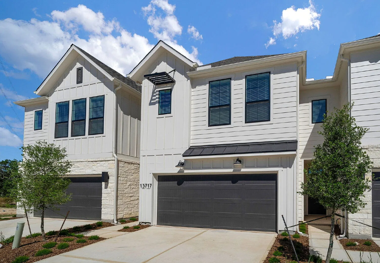 Beautiful Townhome! The Venice Floor-plan $1,000 OFF your first month's rent! — Photo 1