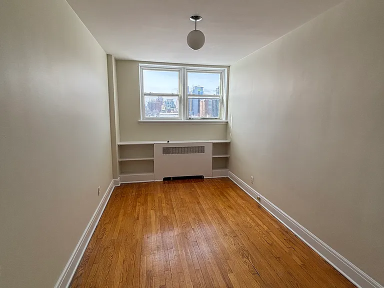 265 Daly Ave — Photo 9