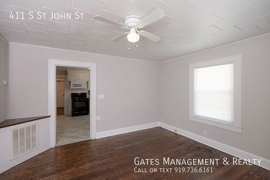 Newly Refreshed Duplex in Burlington! — Photo 3