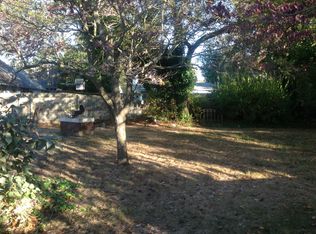 11 Twisting Ln, Wantagh, NY 11793