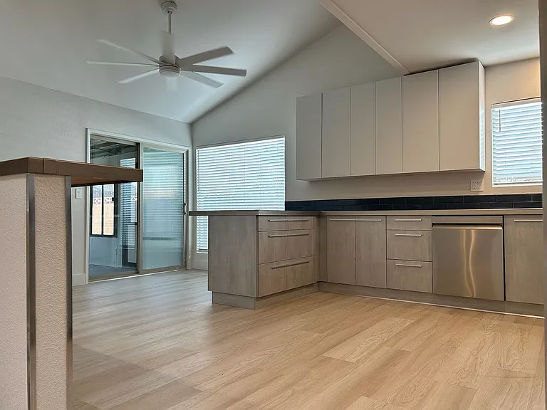 329 Dawn Ct — Photo 6