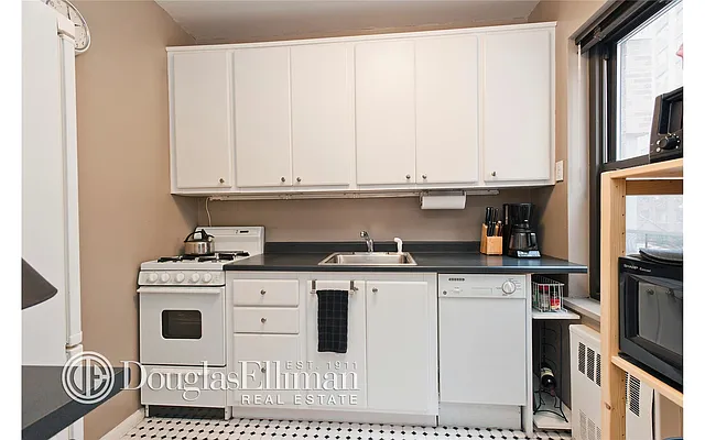 Sold by Douglas Elliman | media 10