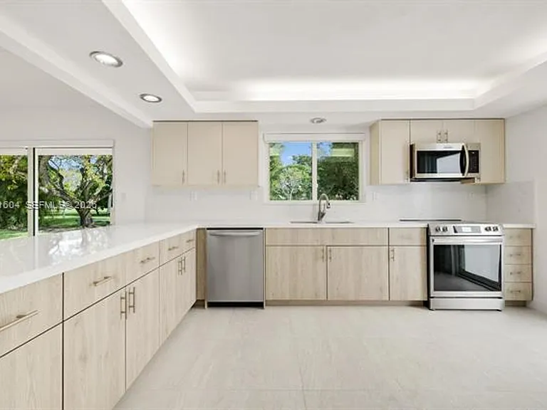 2045 SW 125th Ct — Photo 11