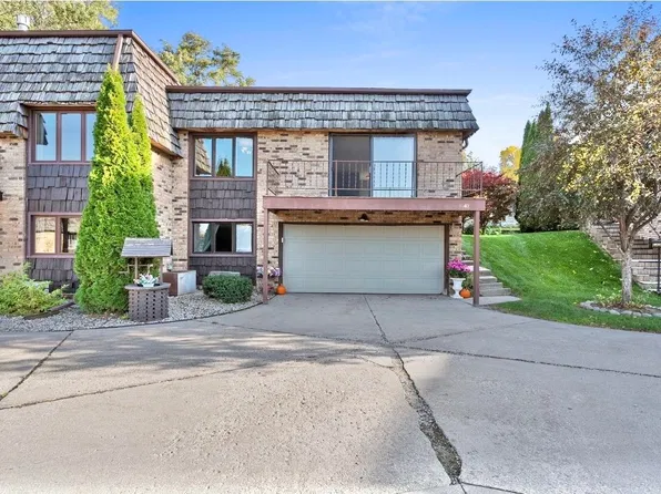 1140 Mount Mary Dr, Green Bay, WI 54311