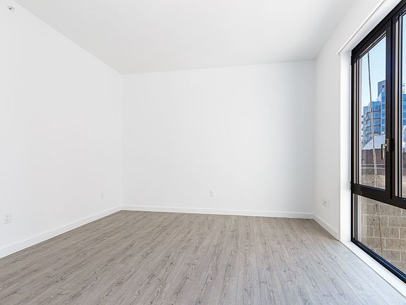 5th image of 840 Fulton St #301