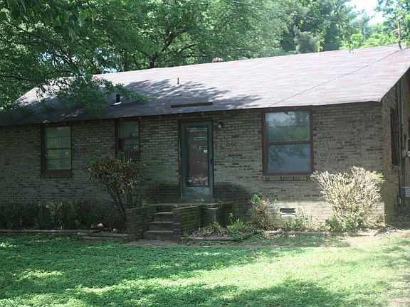 3rd image of 215 Dodge Dr