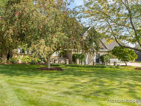 2nd image of 2574 Air Park Dr