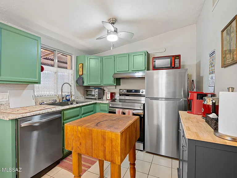 1426 W Delaware St #2 — Photo 7