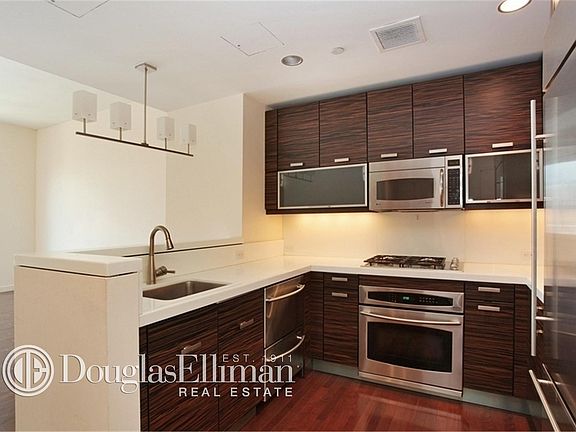 5th image of 225 E 34th St APT 12D