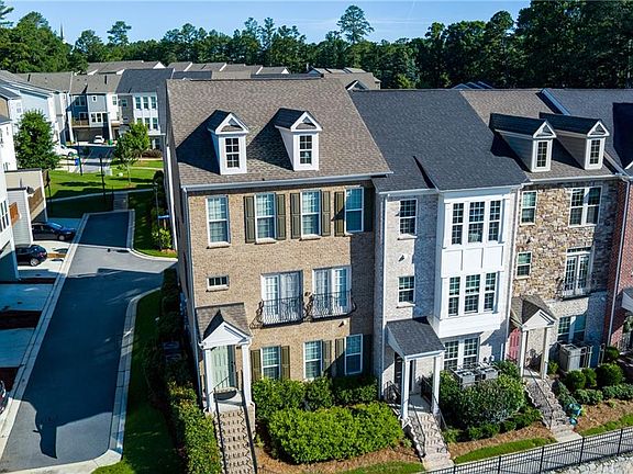 2nd image of 2051 Falls Park Way