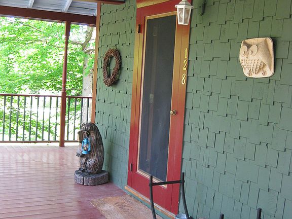 5th image of 128 Hillcrest Ave