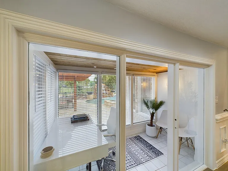 7702 Antoine Dr — Photo 13