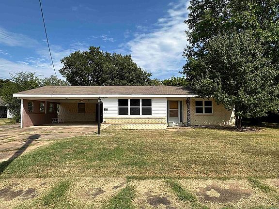 2nd image of 2404 Boydston St