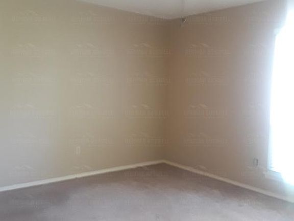 5th image of 16 Doral Ct