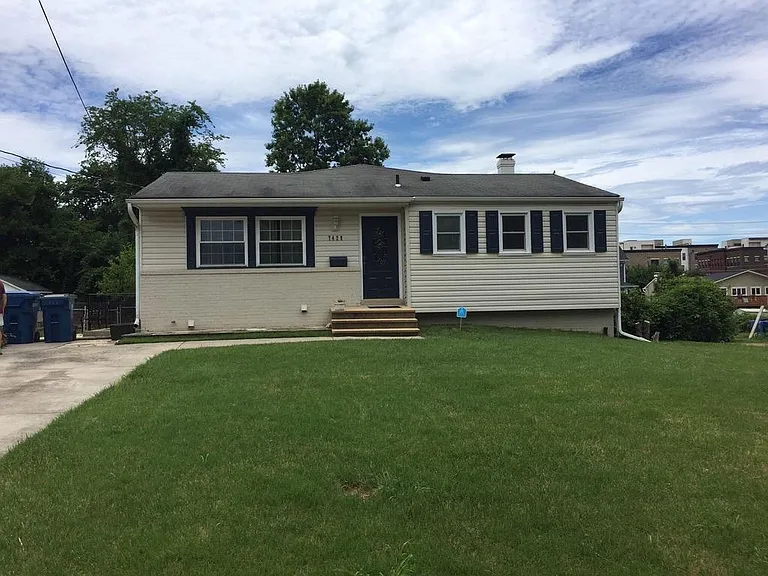 7428 Tillman Dr — Photo 1