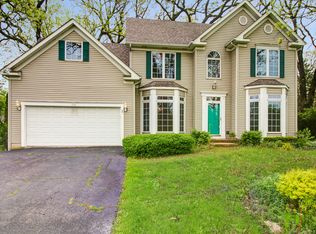 255 W Hawthorne Ln, West Chicago, IL
