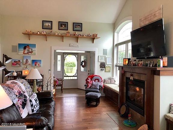 3rd image of 6754 W Dunecrest Ave