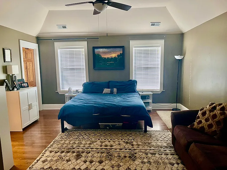 Master bedroom (furnished)