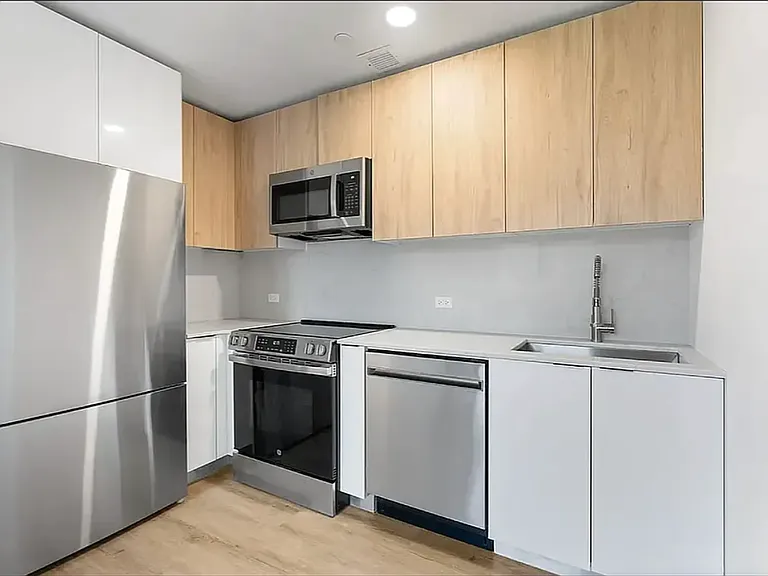 300 W 136th St #8D — Photo 6