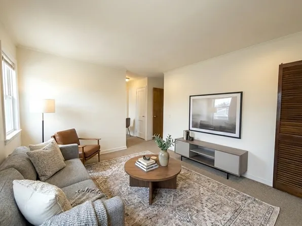 2 Hillside Ct #2, Ridgefield, NJ 07657