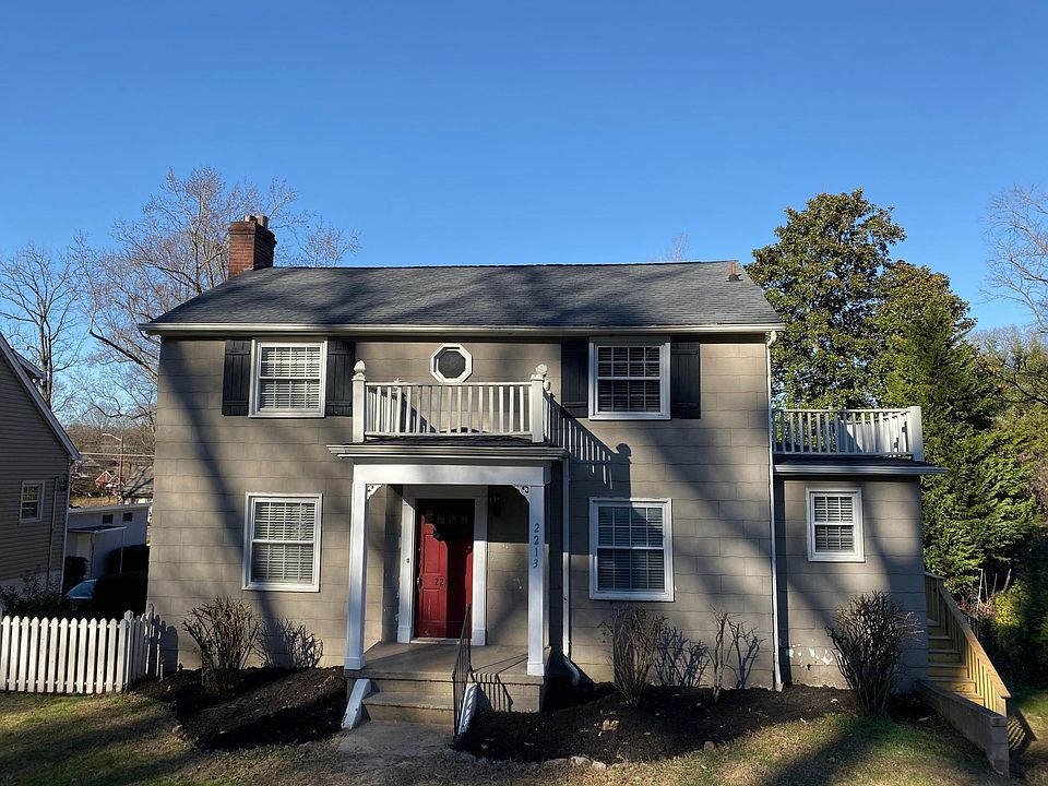1st image of 2213 Maplewood Dr