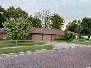 1525 Spruce St #A-B, Murphysboro, IL 62966