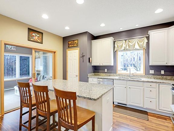 3rd image of 10530 Bay View Ln