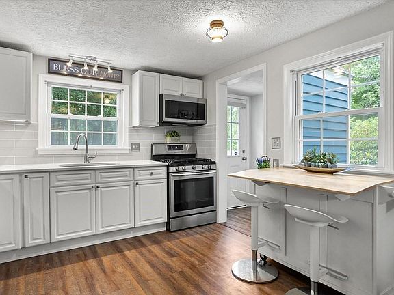5th image of 4 Harberton Dr